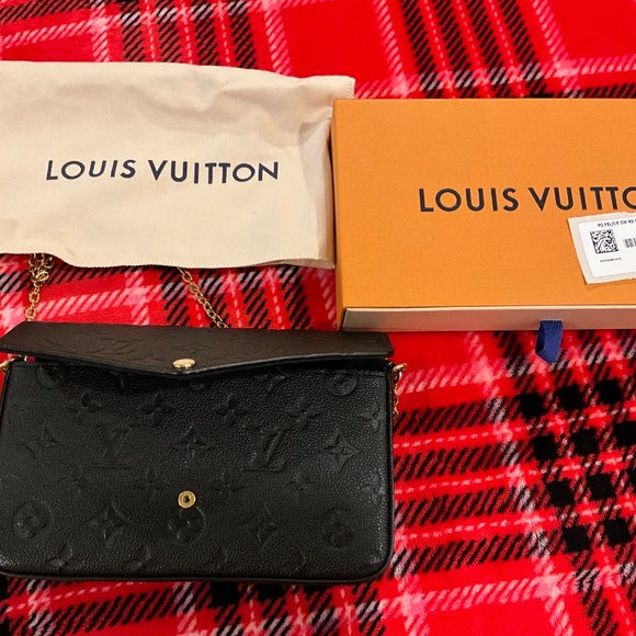 Louis Vuitton - Picture 6 of 10